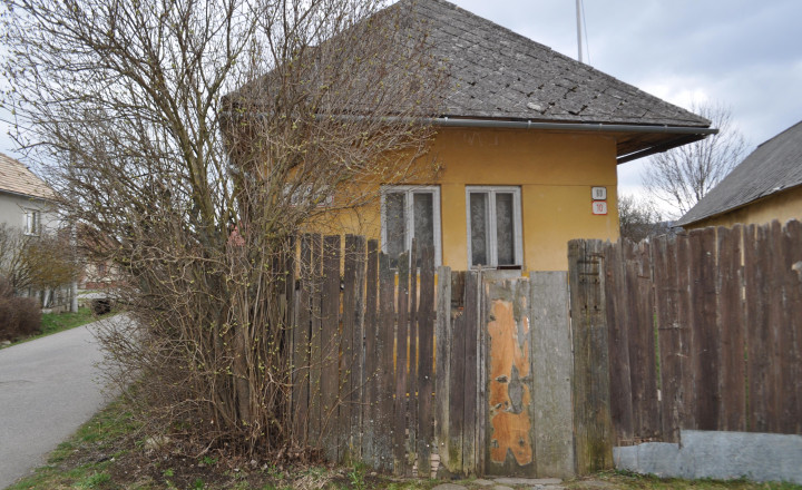 Pozemok so starším domom v obci Letanovce - fotografia 7