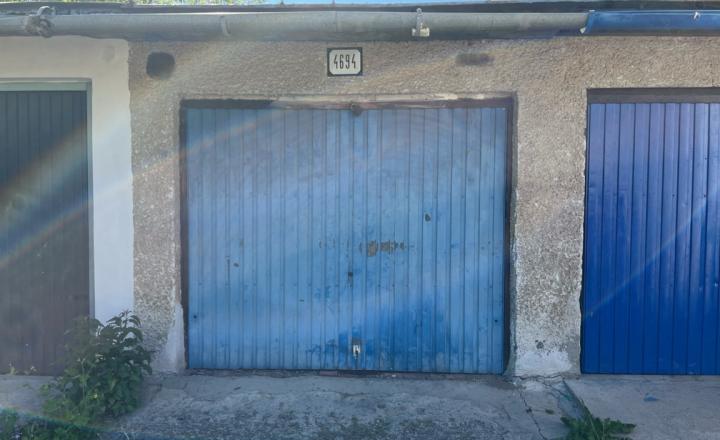 Garáž na sídlisku Tarča - fotografia 1