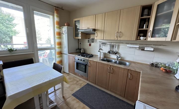 Znížená cena - Byt 4+1 s loggiou na sídl. Mier, Spišská Nová Ves - fotografia 1