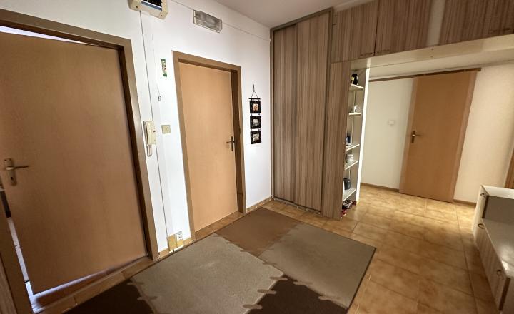 Znížená cena - Byt 4+1 s loggiou na sídl. Mier, Spišská Nová Ves - fotografia 7