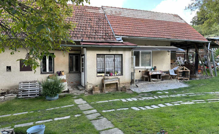 Rodinný dom v obci ILIAŠOVCE, okr. Sp. Nová Ves - fotografia 1