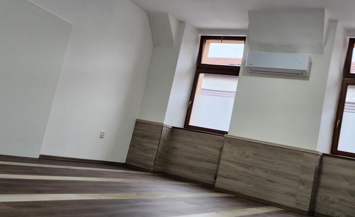 Prenájom komerčných nebytových priestorov v Sp. Novej Vsi - fotografia 2