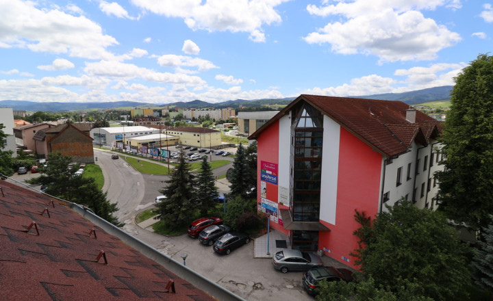 4 – izbový mezonetový byt s balkónom v centre mesta Spišská Nová Ves - fotografia 59