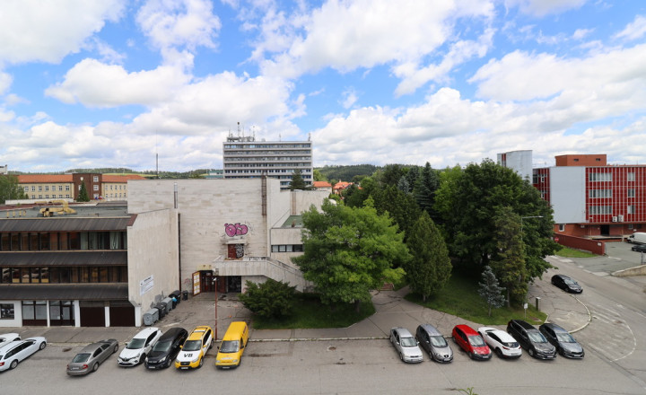 4 – izbový mezonetový byt s balkónom v centre mesta Spišská Nová Ves - fotografia 63