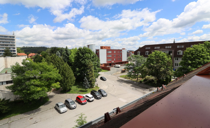 4 – izbový mezonetový byt s balkónom v centre mesta Spišská Nová Ves - fotografia 61