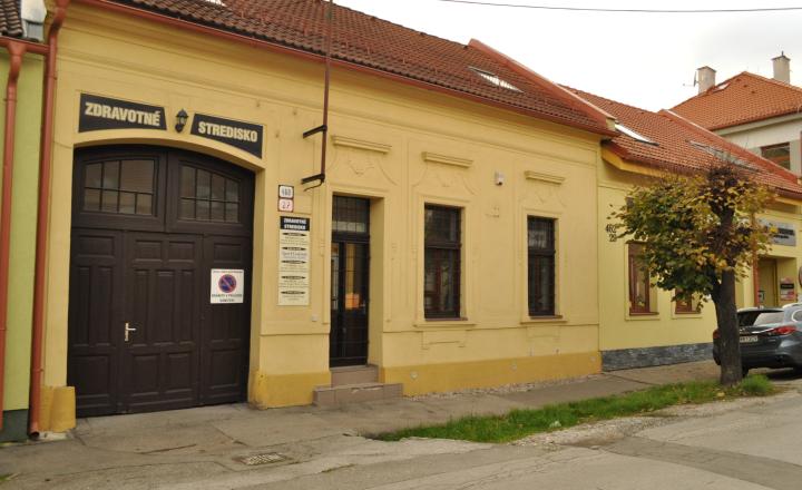 Prenájom priestorov v centre mesta Sp. Nová Ves - fotografia 1