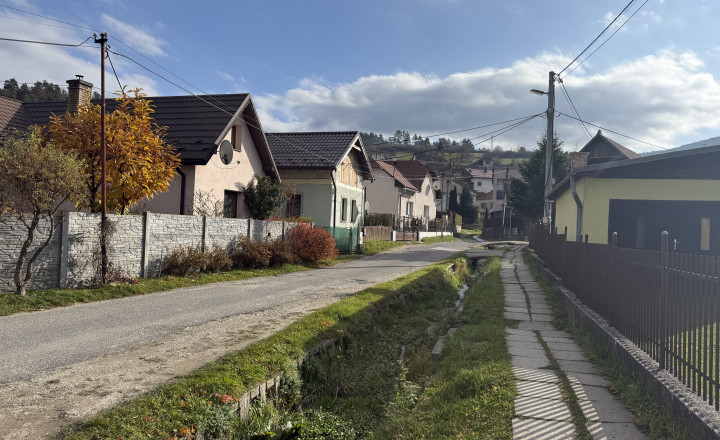 Rodinný dom v obci Jaklovce -znížená cena - fotografia 12