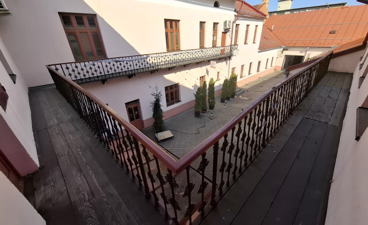 Priestory na prenájom priamo na námestí – Spišská Nová Ves - fotografia 20