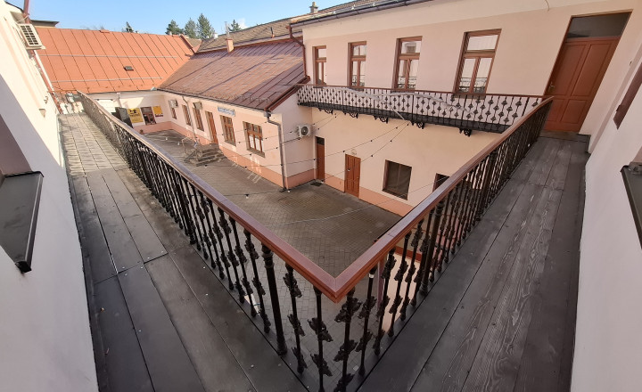Priestory na prenájom priamo na námestí – Spišská Nová Ves - fotografia 21