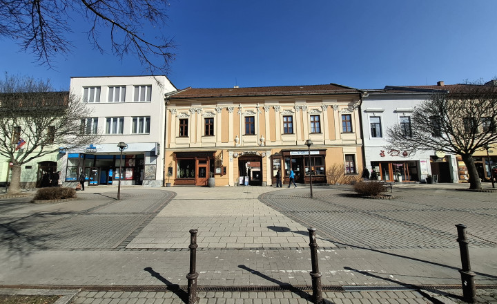 Priestory na prenájom priamo na námestí – Spišská Nová Ves - fotografia 26