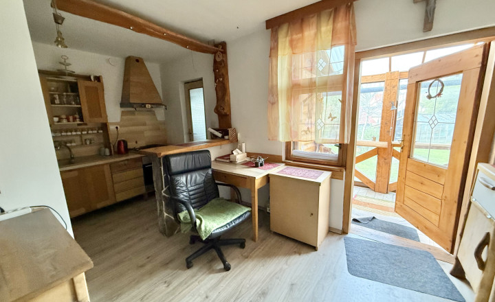 Rodinný domček s ďalšou samostatnou bytovou jednotkou - fotografia 10