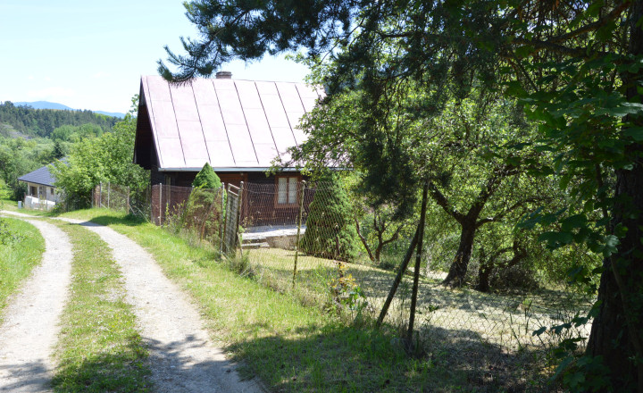 Pozemok s drevenicou v lokalite Jamnický Mlyn - fotografia 10