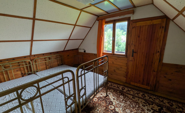 Pozemok s drevenicou v lokalite Jamnický Mlyn - fotografia 14