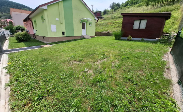 Útulný rodinný dom so záhradou v obci Rudňany - fotografia 2