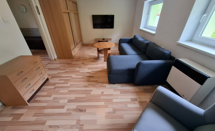 Útulný rodinný dom so záhradou v obci Rudňany - fotografia 3