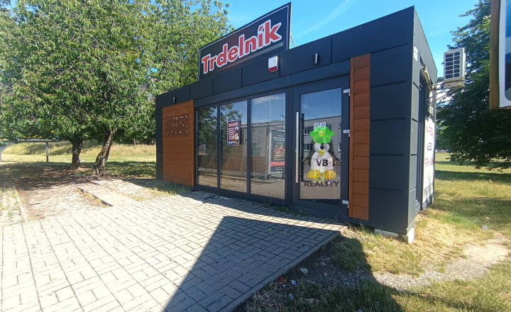 Prenájom predajného stánku na frekventovanej ulici v Michalovciach - fotografia 1