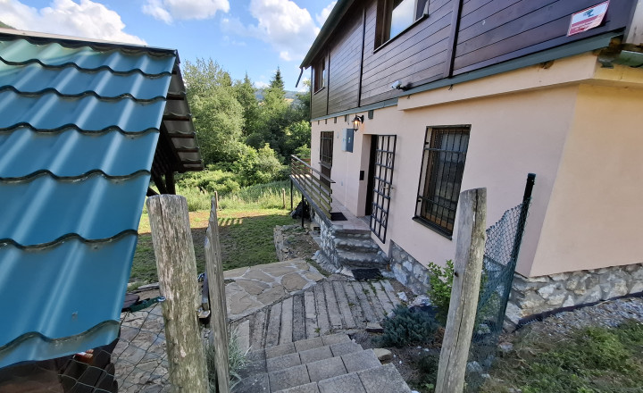 Veľkorysá chata s výnimočným súkromím v objatí prírody - fotografia 4