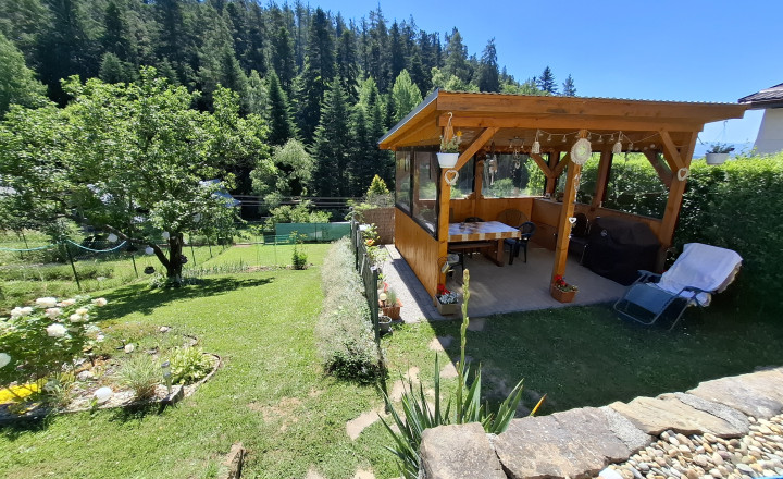 Záhrada s murovanou chatou a altánkom – Levoča - fotografia 32