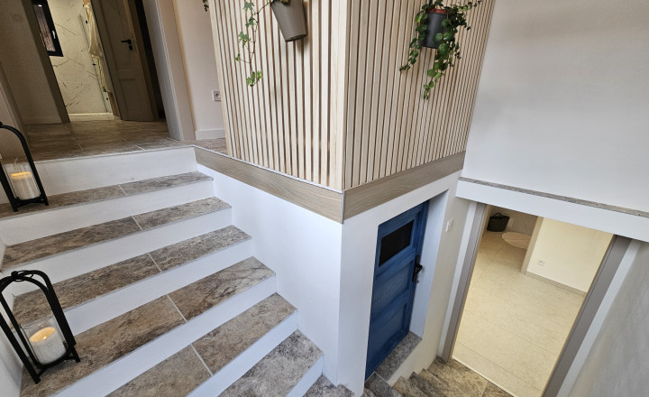 Vidiecke sídlo s pozemkom 11 903 m², herňou, garážou v obci Nálepkovo, v pokojnej časti Zahajnica, okres Gelnica - fotografia 38
