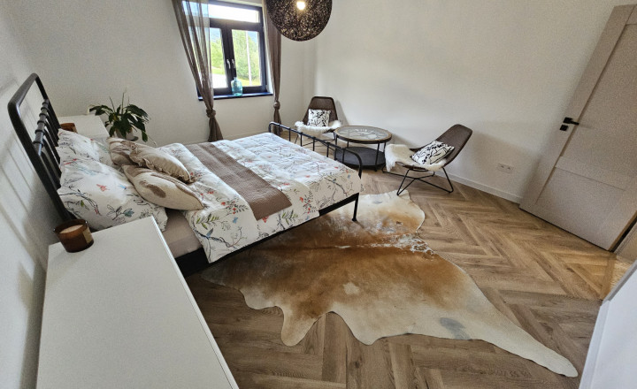 Vidiecke sídlo s pozemkom 11 903 m², herňou, garážou v obci Nálepkovo, v pokojnej časti Zahajnica, okres Gelnica - fotografia 30