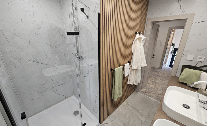 Vidiecke sídlo s pozemkom 11 903 m², herňou, garážou v obci Nálepkovo, v pokojnej časti Zahajnica, okres Gelnica - fotografia 35