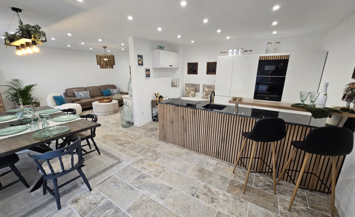 Vidiecke sídlo s pozemkom 11 903 m², herňou, garážou v obci Nálepkovo, v pokojnej časti Zahajnica, okres Gelnica - fotografia 9