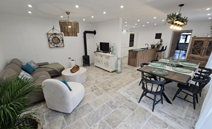 Vidiecke sídlo s pozemkom 11 903 m², herňou, garážou v obci Nálepkovo, v pokojnej časti Zahajnica, okres Gelnica - fotografia 14