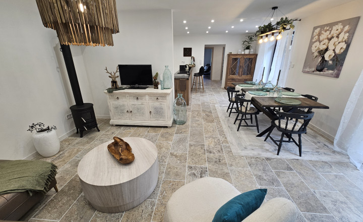 Vidiecke sídlo s pozemkom 11 903 m², herňou, garážou v obci Nálepkovo, v pokojnej časti Zahajnica, okres Gelnica - fotografia 15