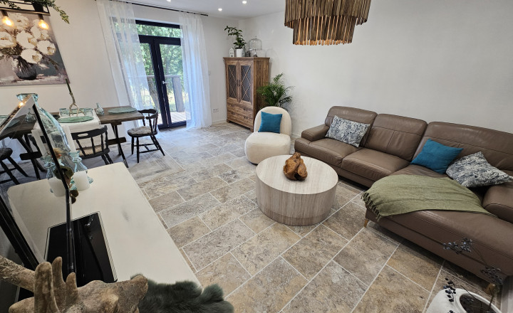Vidiecke sídlo s pozemkom 11 903 m², herňou, garážou v obci Nálepkovo, v pokojnej časti Zahajnica, okres Gelnica - fotografia 17