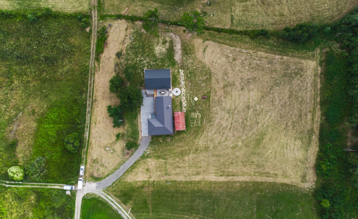 Vidiecke sídlo s pozemkom 11 903 m², herňou, garážou v obci Nálepkovo, v pokojnej časti Zahajnica, okres Gelnica - fotografia 74