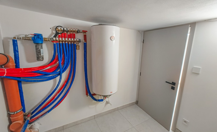 Vidiecke sídlo s pozemkom 11 903 m², herňou, garážou v obci Nálepkovo, v pokojnej časti Zahajnica, okres Gelnica - fotografia 41