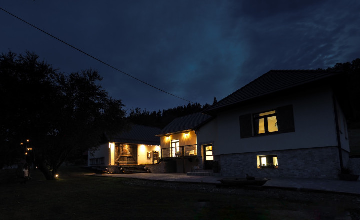 Vidiecke sídlo s pozemkom 11 903 m², herňou, garážou v obci Nálepkovo, v pokojnej časti Zahajnica, okres Gelnica - fotografia 61