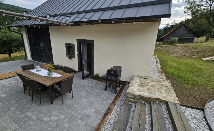 Vidiecke sídlo s pozemkom 11 903 m², herňou, garážou v obci Nálepkovo, v pokojnej časti Zahajnica, okres Gelnica - fotografia 49