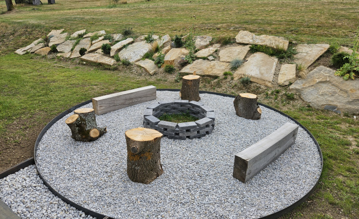 Vidiecke sídlo s pozemkom 11 903 m², herňou, garážou v obci Nálepkovo, v pokojnej časti Zahajnica, okres Gelnica - fotografia 53