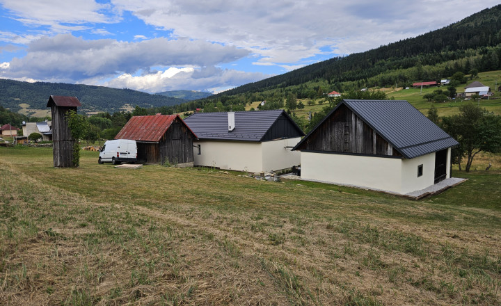 Vidiecke sídlo s pozemkom 11 903 m², herňou, garážou v obci Nálepkovo, v pokojnej časti Zahajnica, okres Gelnica - fotografia 68