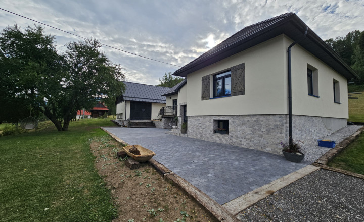 Vidiecke sídlo s pozemkom 11 903 m², herňou, garážou v obci Nálepkovo, v pokojnej časti Zahajnica, okres Gelnica - fotografia 60