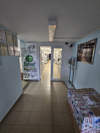 Rozsiahly obchodný priestor s výmerou 284 m², Poprad - fotografia 7