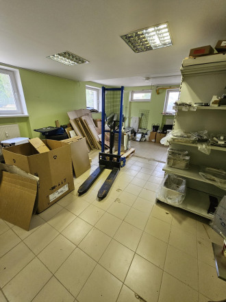 Rozsiahly obchodný priestor s výmerou 284 m², Poprad - fotografia 14