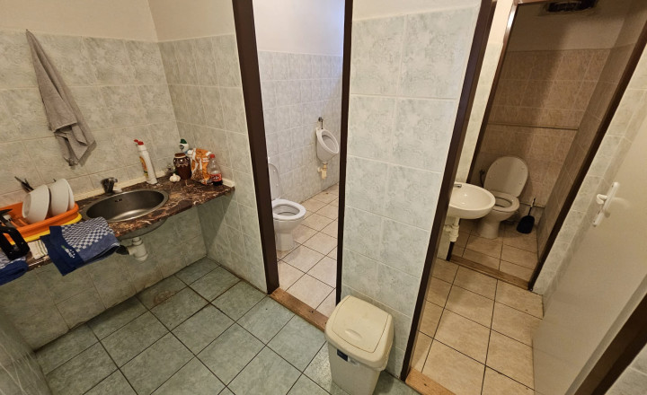 Rozsiahly obchodný priestor s výmerou 284 m², Poprad - fotografia 19