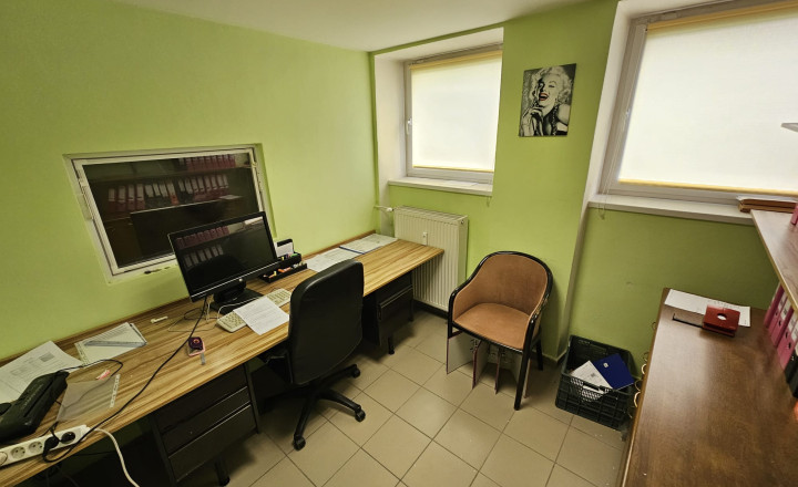 Rozsiahly obchodný priestor s výmerou 284 m², Poprad - fotografia 17