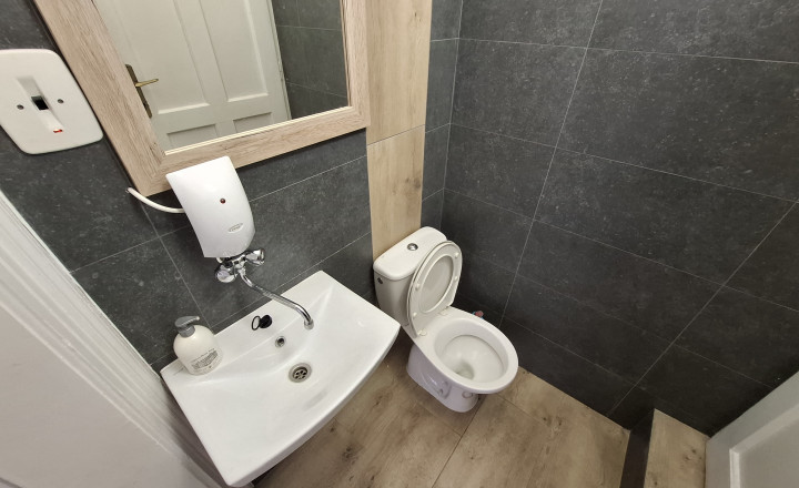 Kancelárske priestory priamo na námestí – 38 m² - fotografia 5