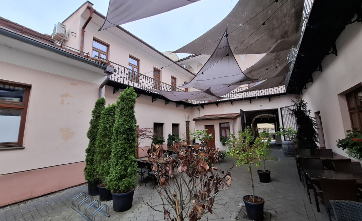 Kancelárske priestory priamo na námestí – 38 m² - fotografia 10