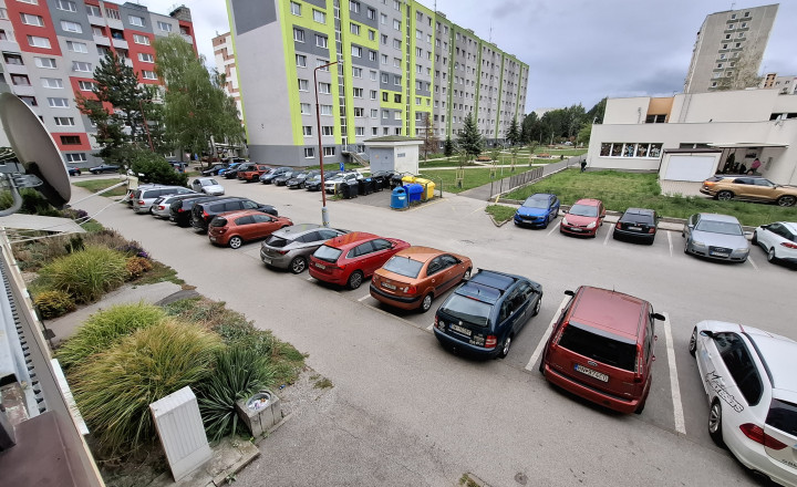 3-izbový byt s loggiou na sídlisku Západ 1, Strojnícka ulica - fotografia 33