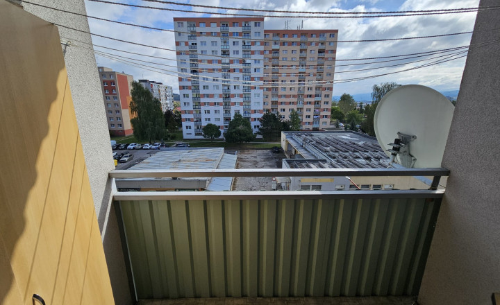 Prenájom bytu 4+1 s loggiou na sídlisku Západ, Spišská Nová Ves - fotografia 4