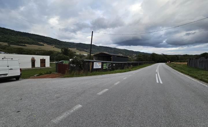 Pozemok v priemyselnej časti obce Nálepkovo, okres Gelnica - fotografia 2