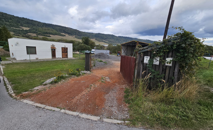 Pozemok v priemyselnej časti obce Nálepkovo, okres Gelnica - fotografia 4