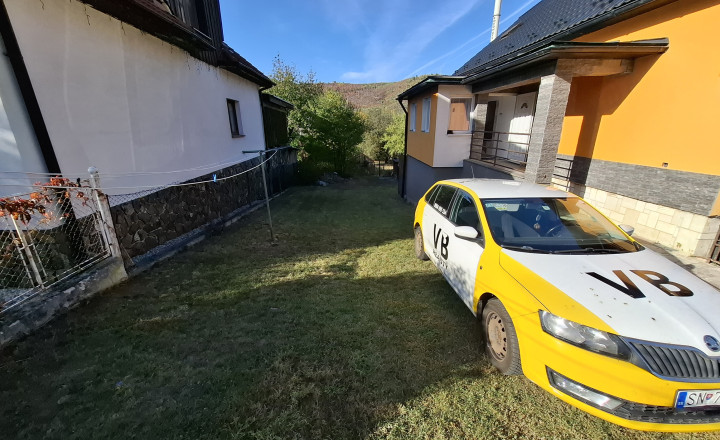 Rodinný dom na okraji mesta Krompachy s veľkou záhradou - fotografia 34