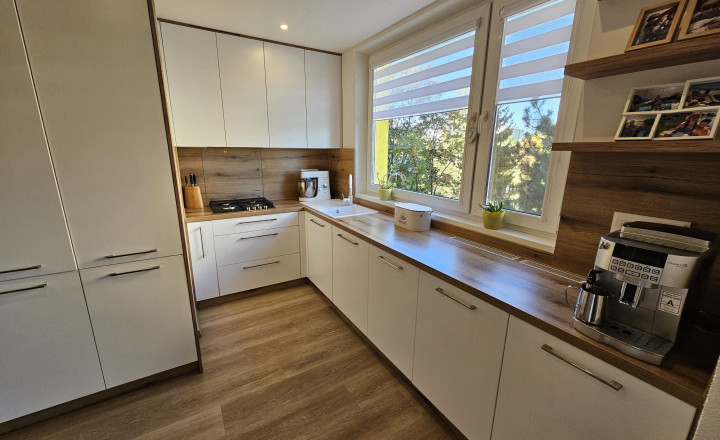 Moderný 3-izbový byt s balkónom po kompletnej rekonštrukcii - sídlisko Mier, Spišská Nová Ves - fotografia 1