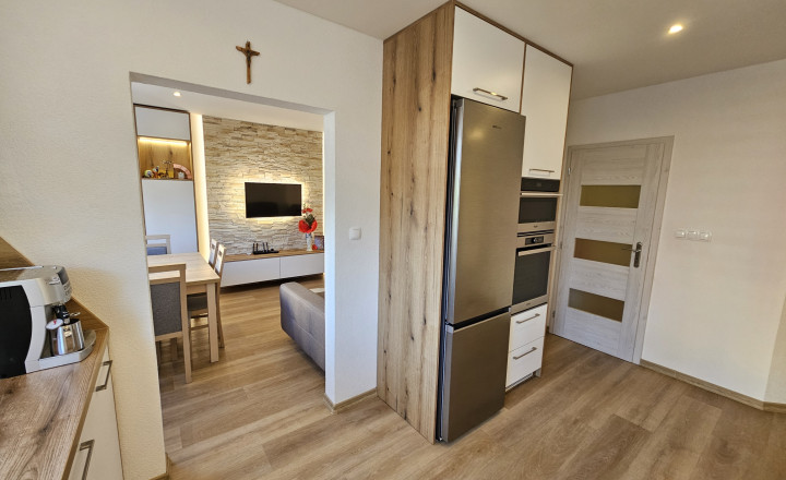 Moderný 3-izbový byt s balkónom po kompletnej rekonštrukcii - sídlisko Mier, Spišská Nová Ves - fotografia 8