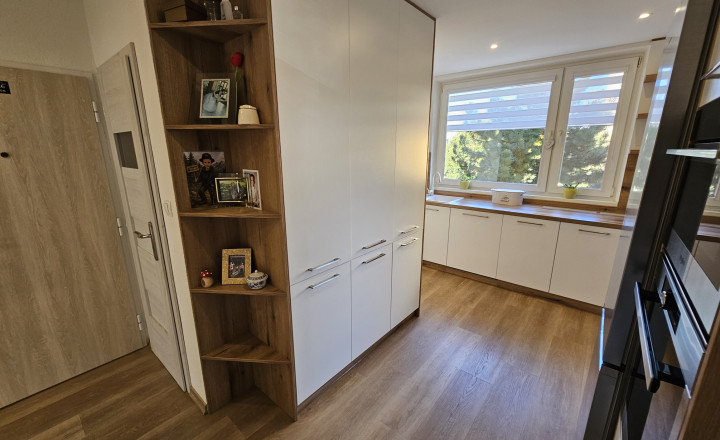 Moderný 3-izbový byt s balkónom po kompletnej rekonštrukcii - sídlisko Mier, Spišská Nová Ves - fotografia 4